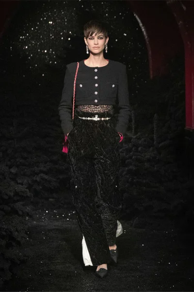 Look 30